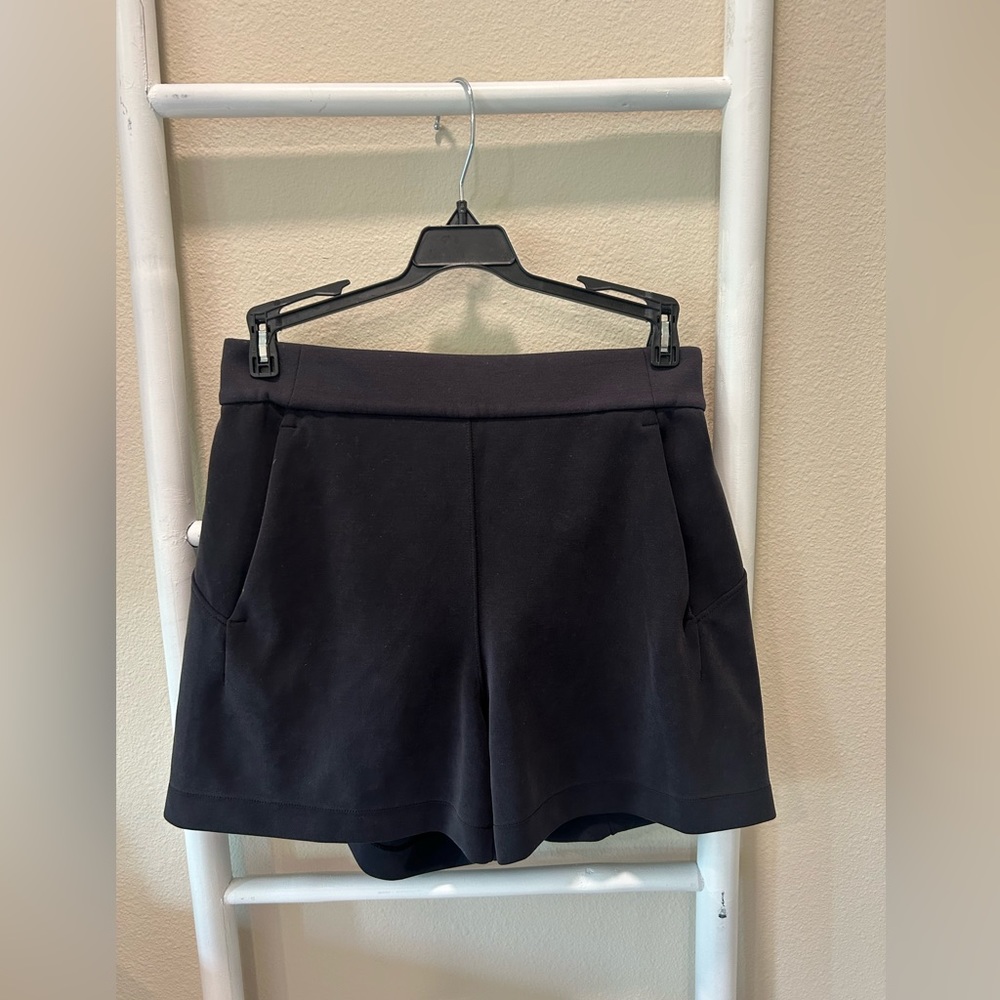 Lululemon Size 4 Black Softstreme Shorts